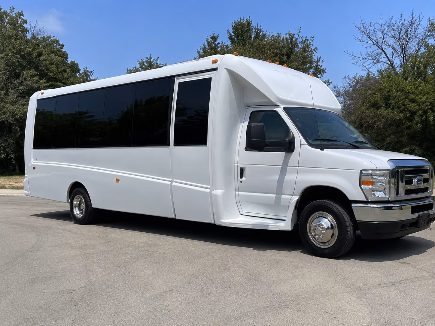 Kansas City Winery Tour & Pub Crawl Transportation onboard seating